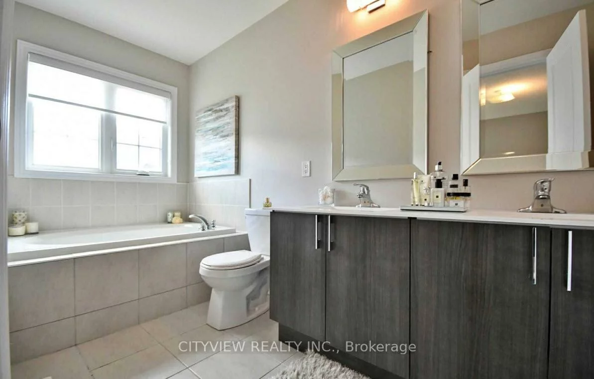 90, Sandwell, Vellore Village, Vaughan