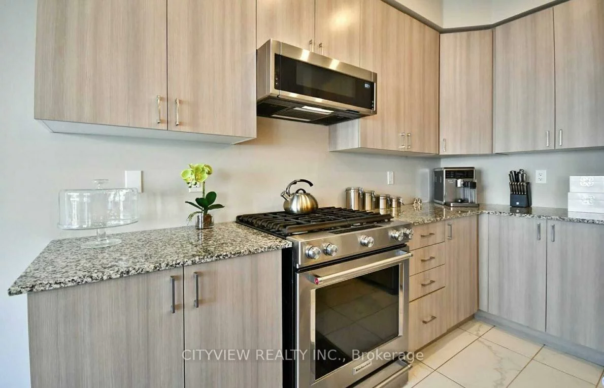 90, Sandwell, Vellore Village, Vaughan