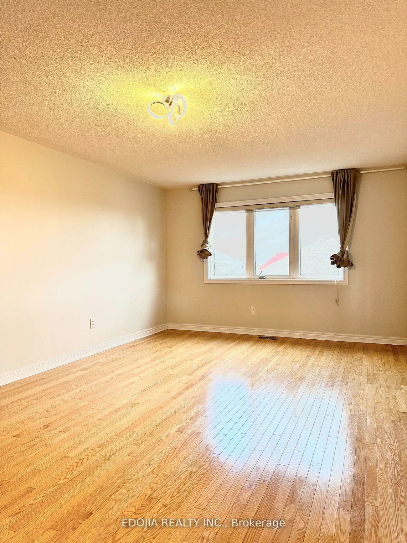 15, Catalpa, Patterson, Vaughan
