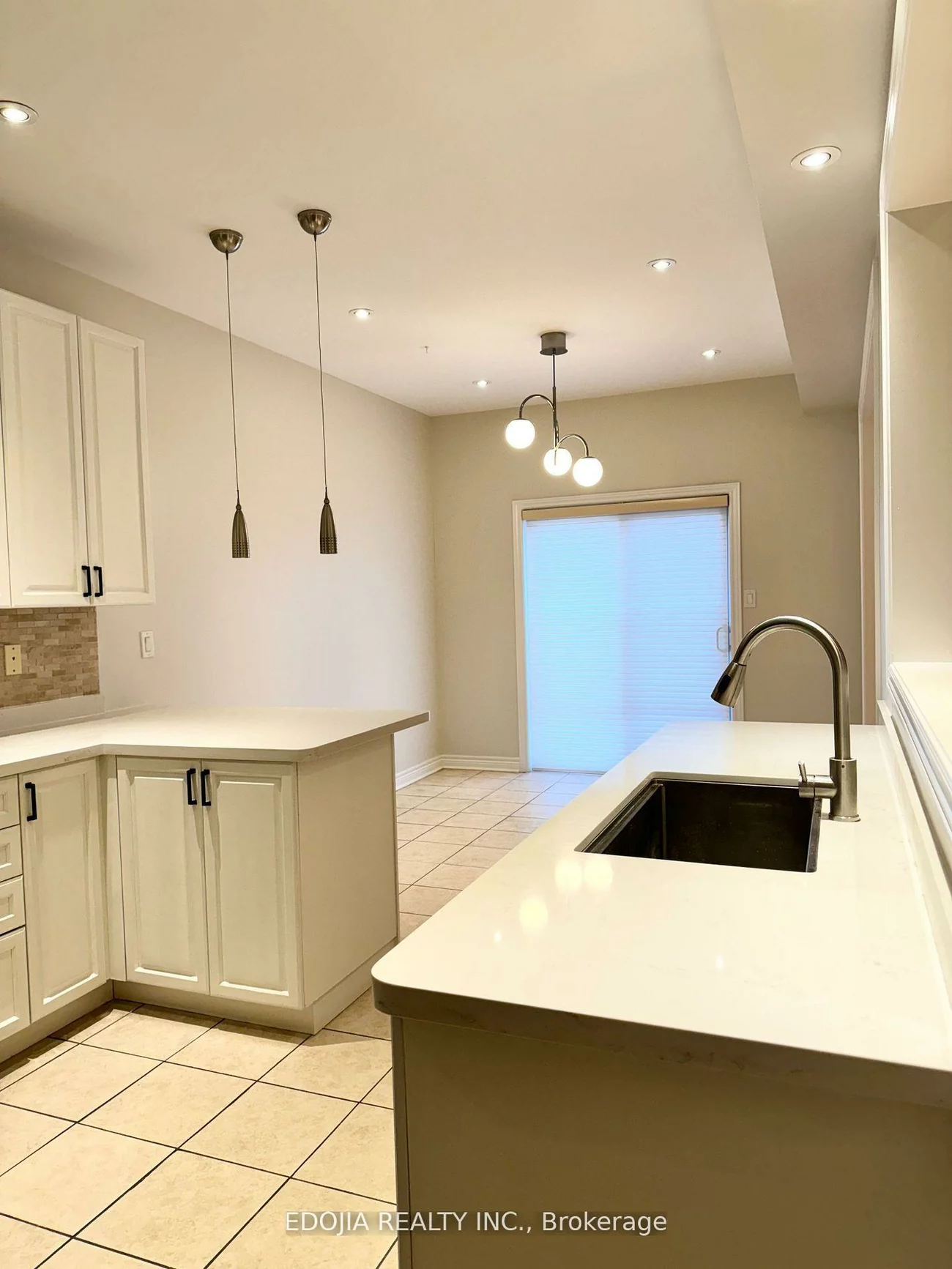 15, Catalpa, Patterson, Vaughan