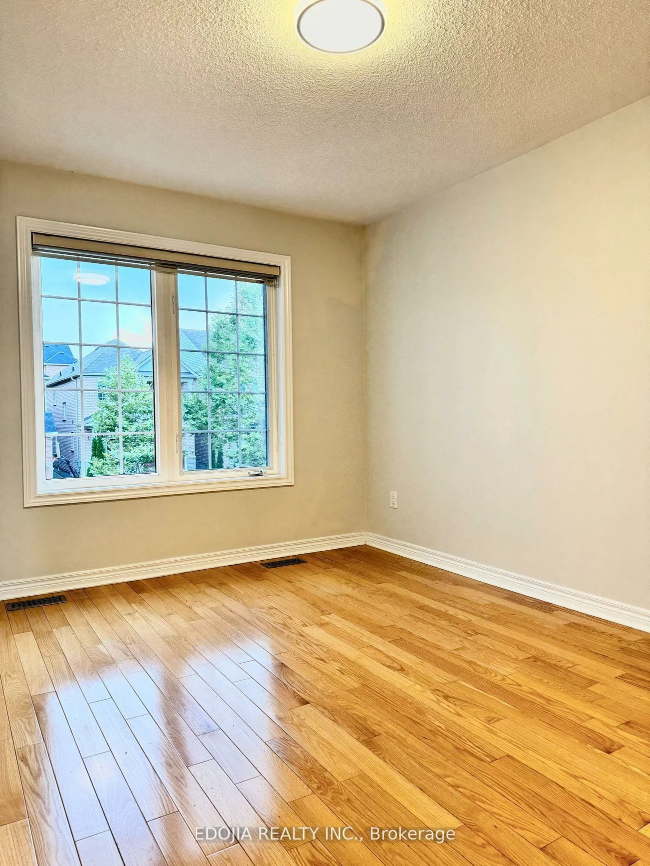 15, Catalpa, Patterson, Vaughan