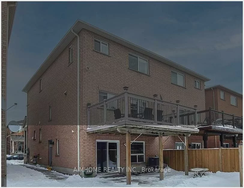 10, Portsmouth, Vellore Village, Vaughan