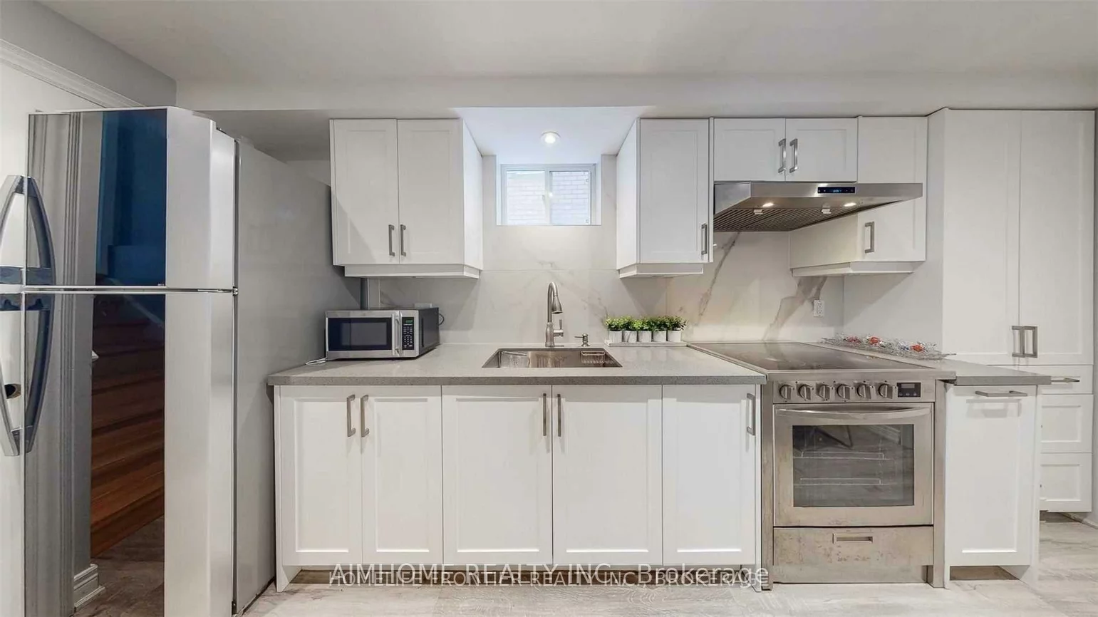 10, Portsmouth, Vellore Village, Vaughan