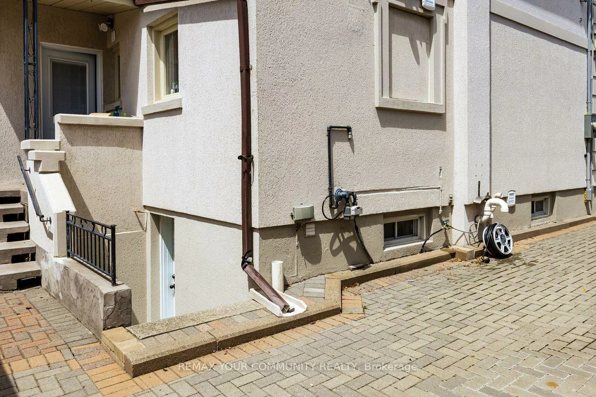 71, Hawman, Vaughan Grove, Vaughan