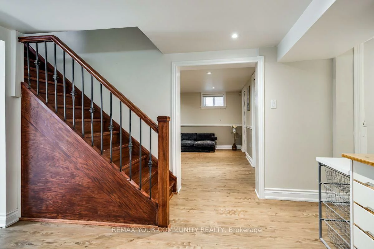71, Hawman, Vaughan Grove, Vaughan