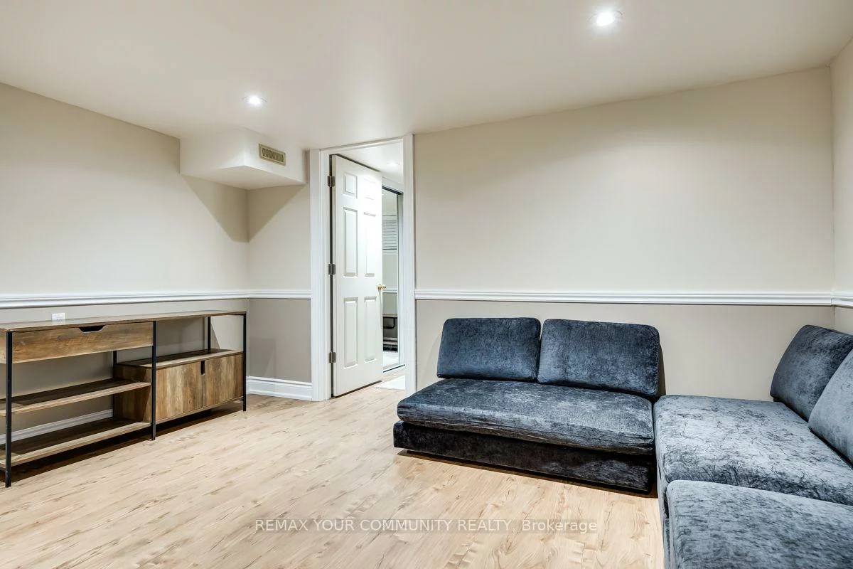 71, Hawman, Vaughan Grove, Vaughan