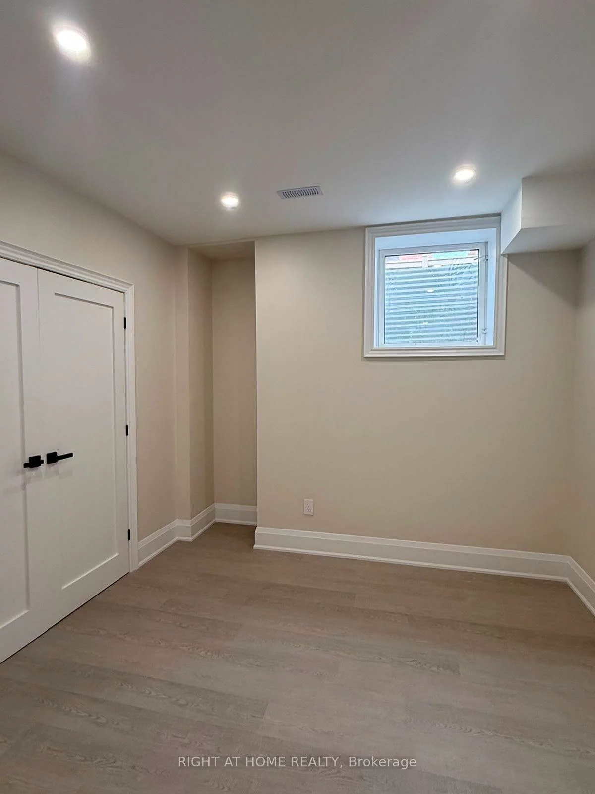 2, Chesney, Kleinburg, Vaughan