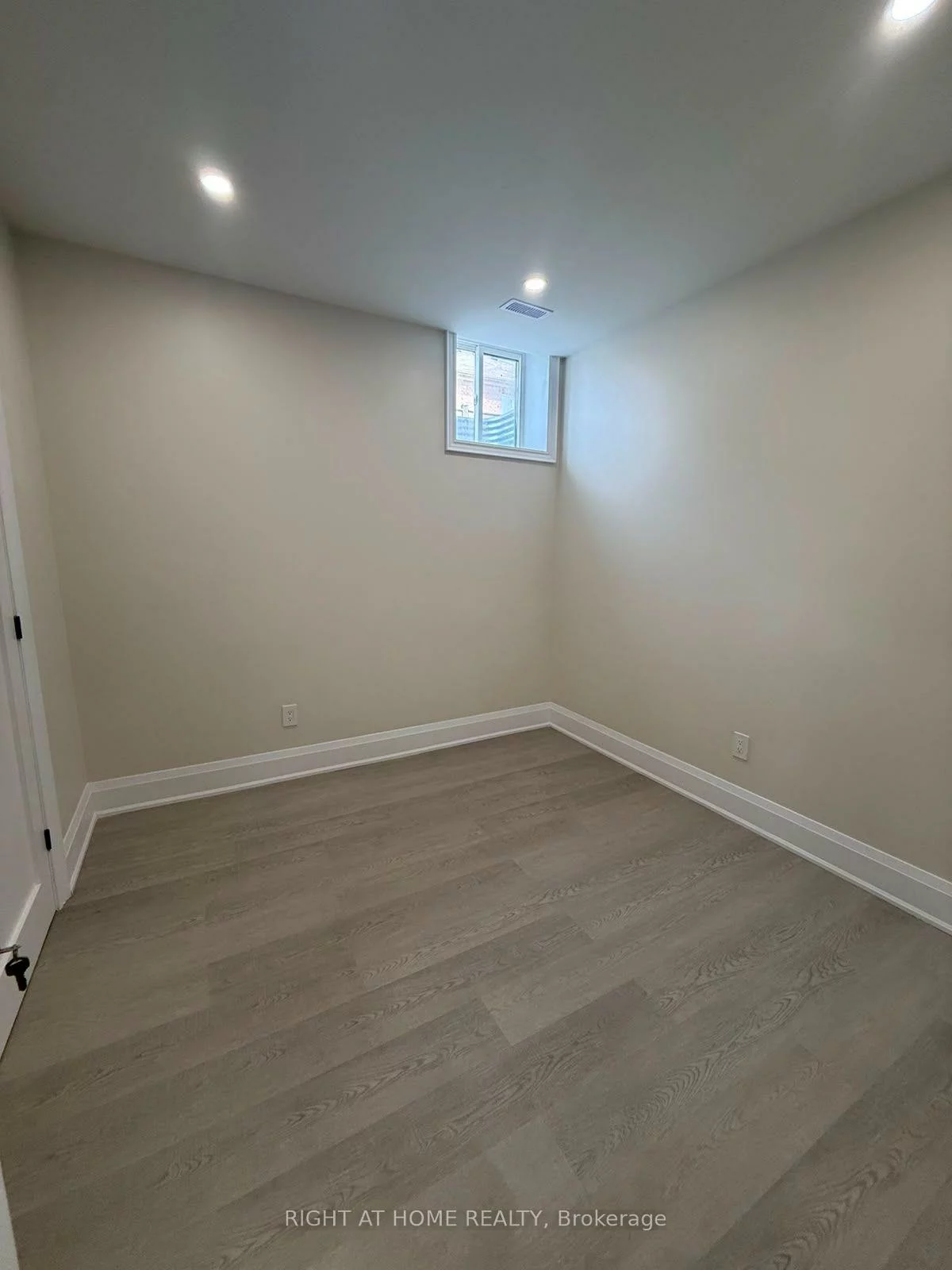 2, Chesney, Kleinburg, Vaughan