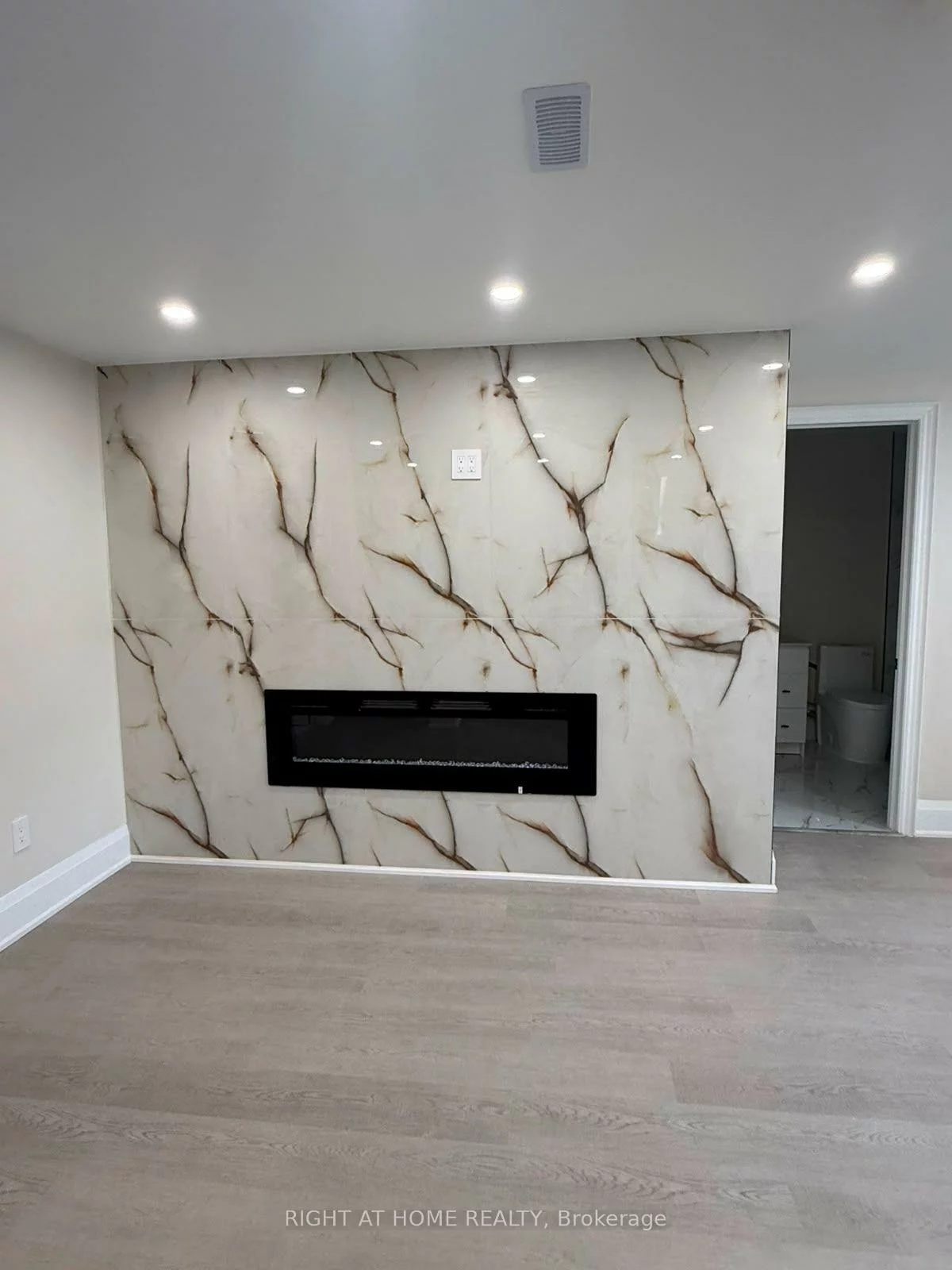 2, Chesney, Kleinburg, Vaughan