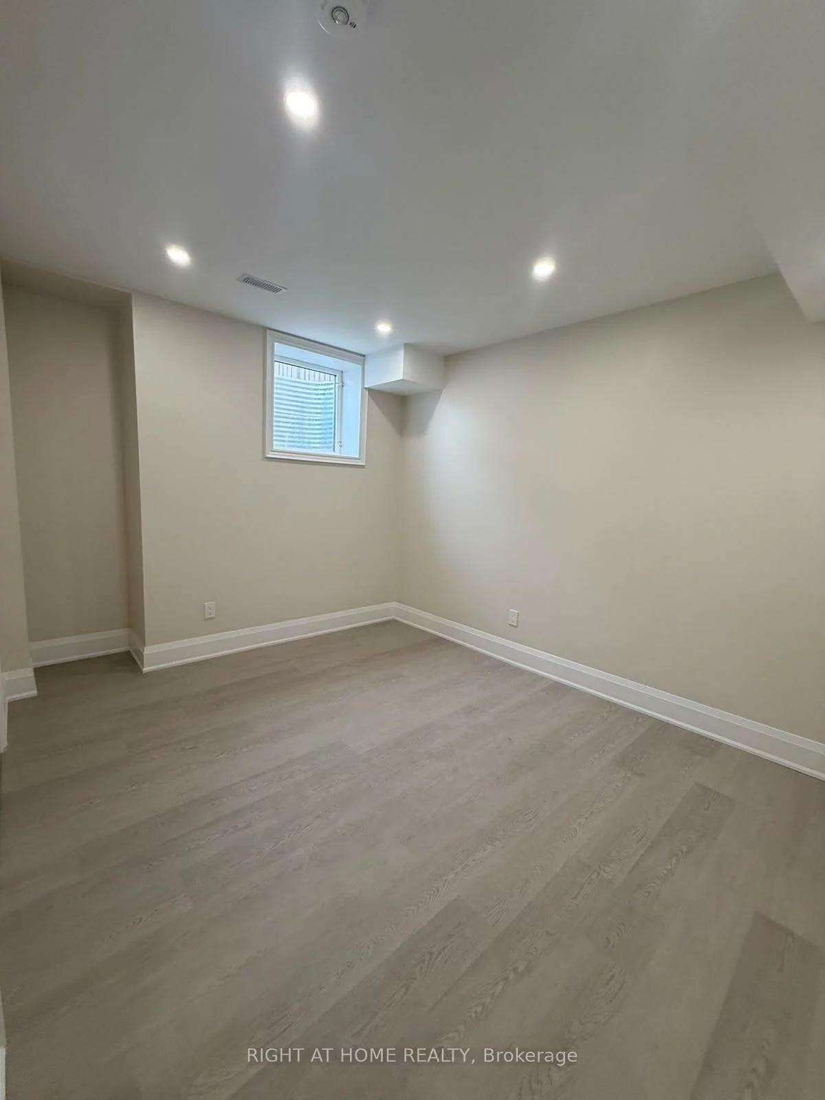 2, Chesney, Kleinburg, Vaughan