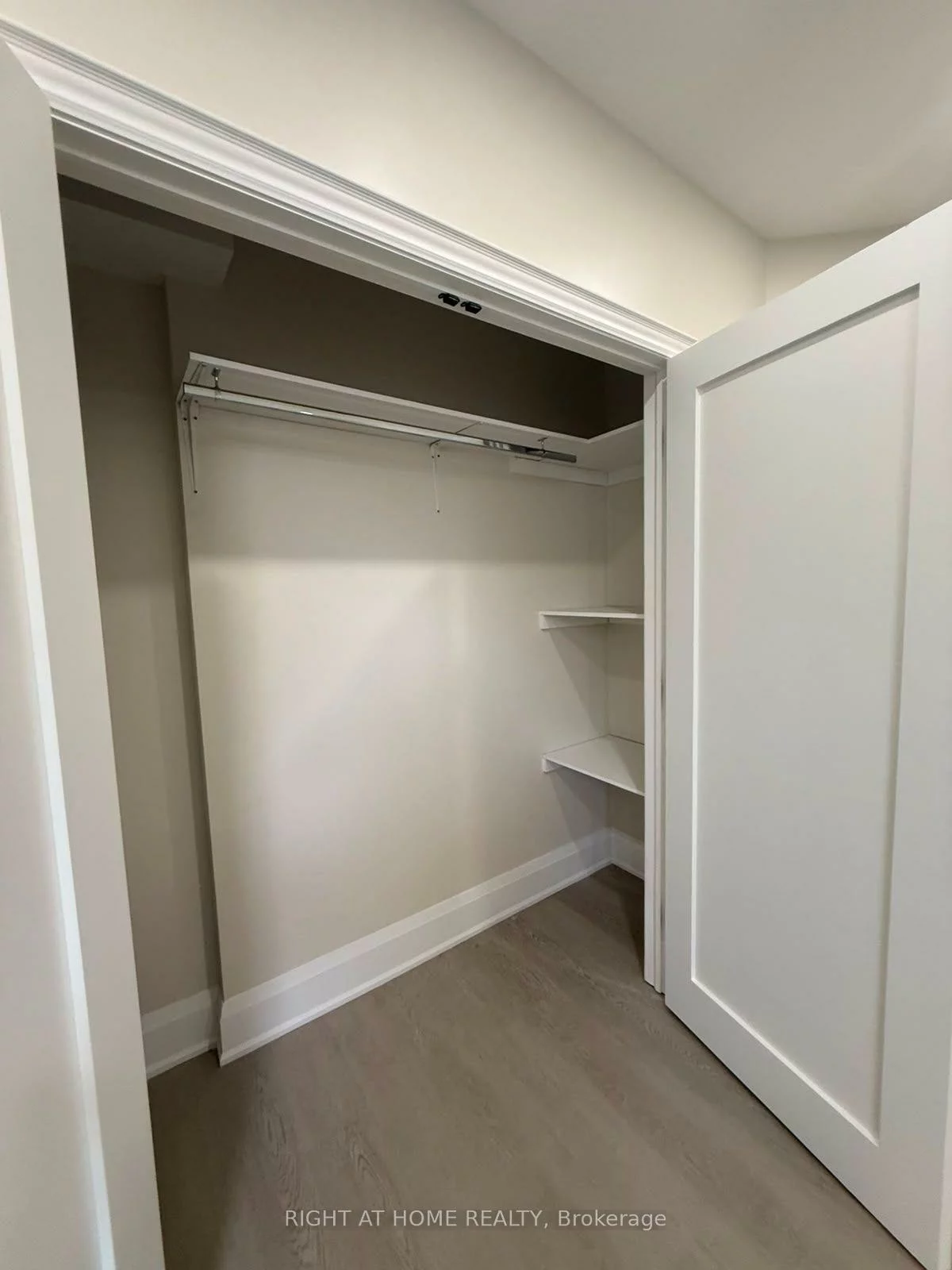 2, Chesney, Kleinburg, Vaughan
