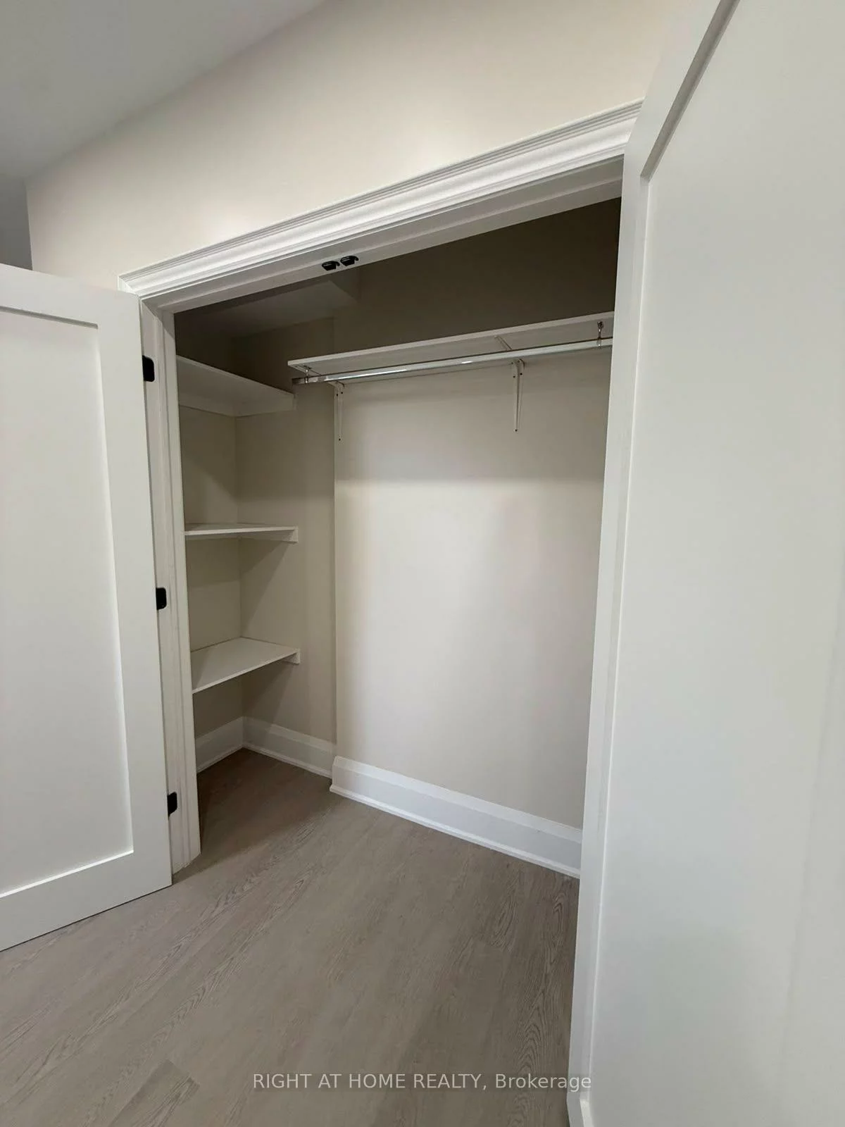 2, Chesney, Kleinburg, Vaughan