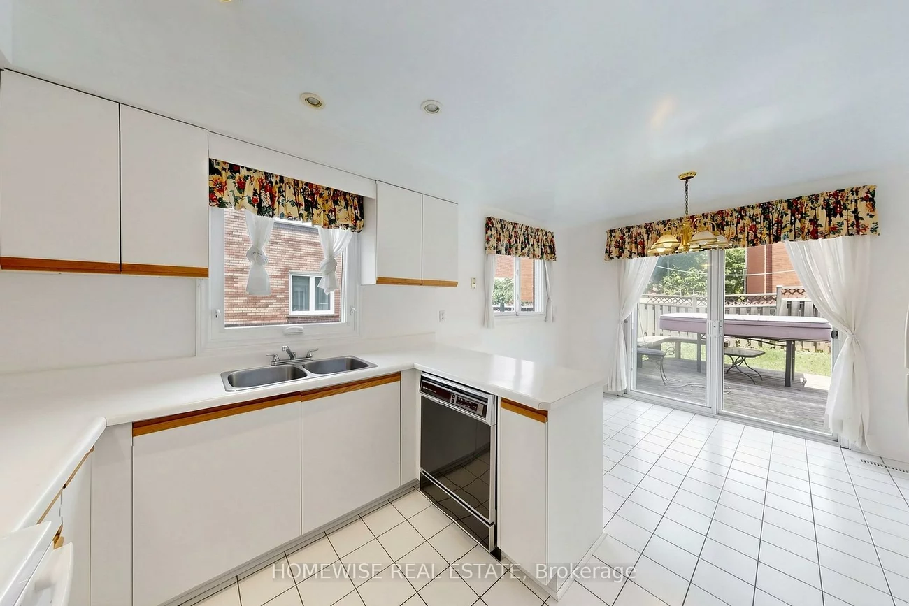 11, Briarcliffe, Brownridge, Vaughan