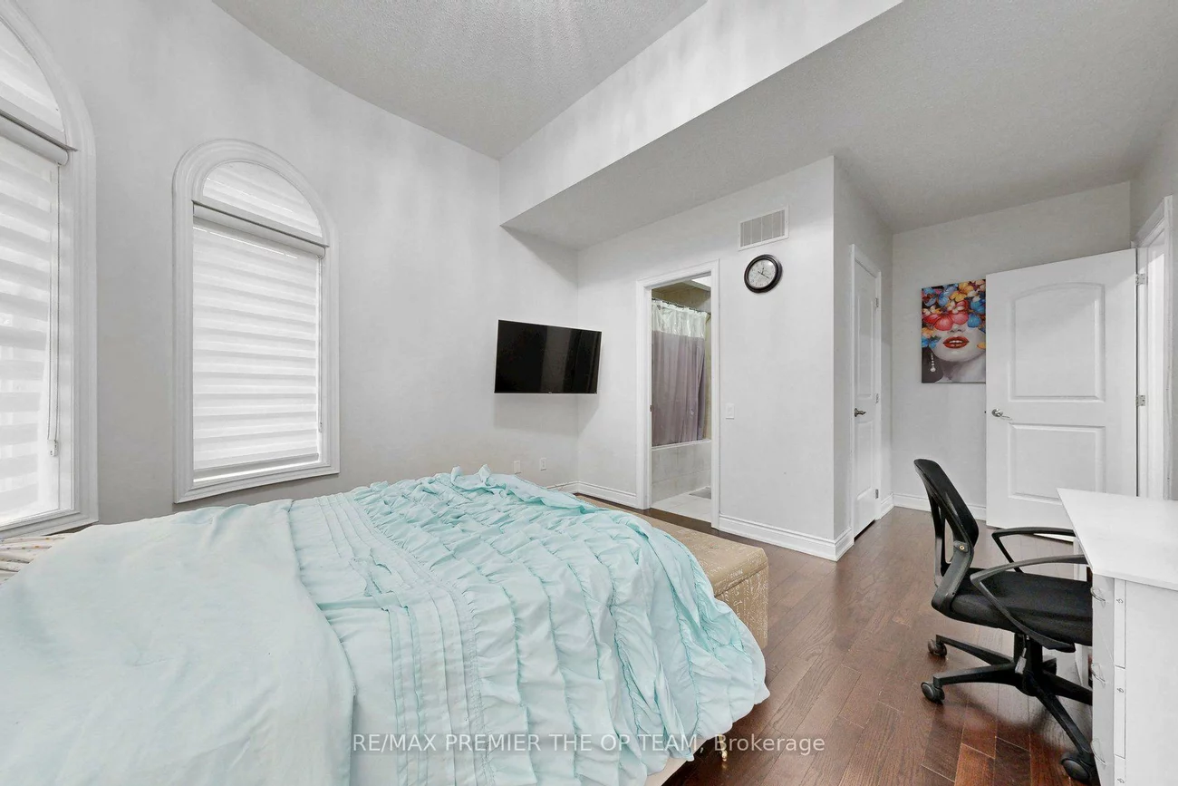 60, Chesney, Kleinburg, Vaughan