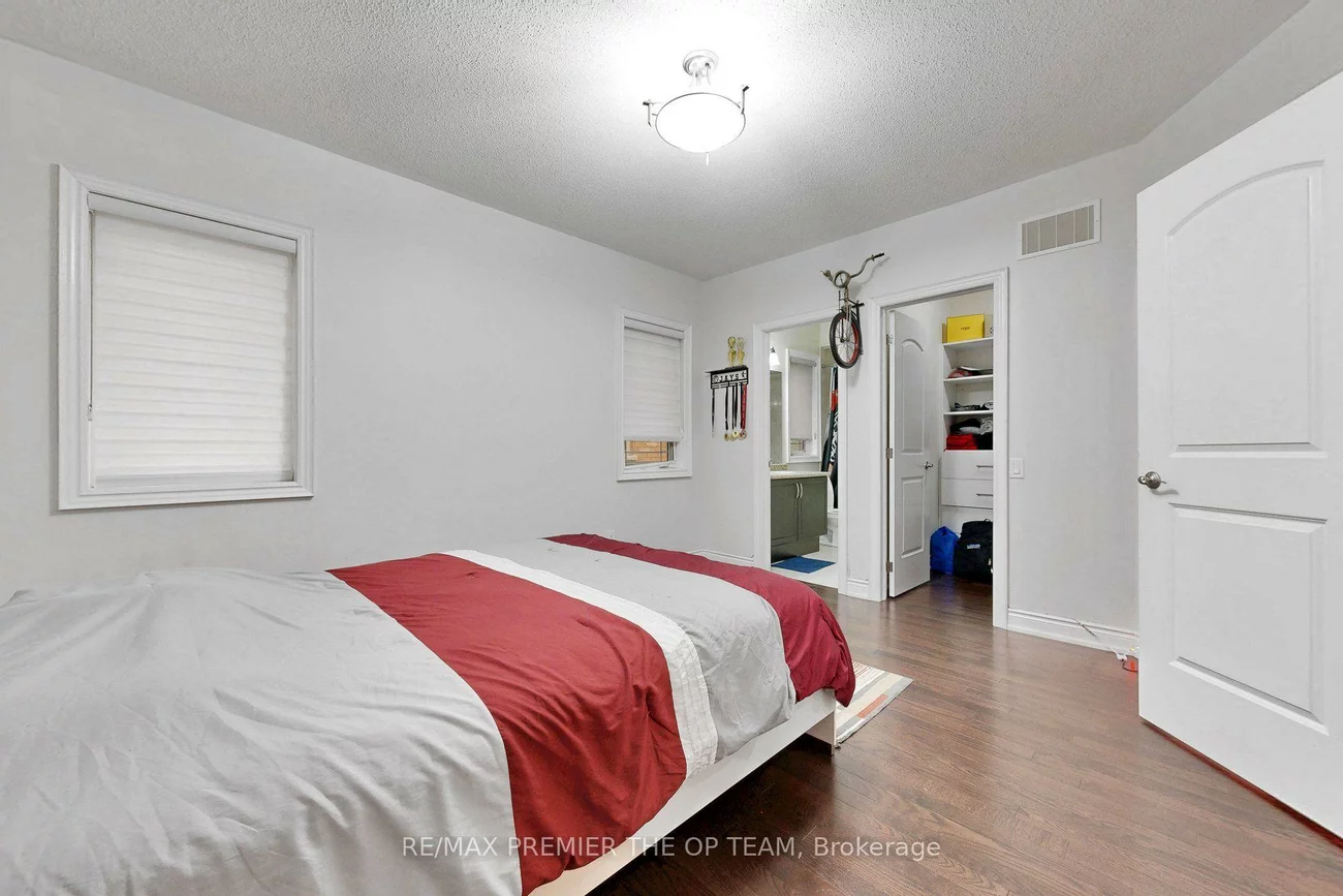 60, Chesney, Kleinburg, Vaughan