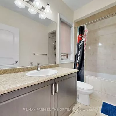 60, Chesney, Kleinburg, Vaughan