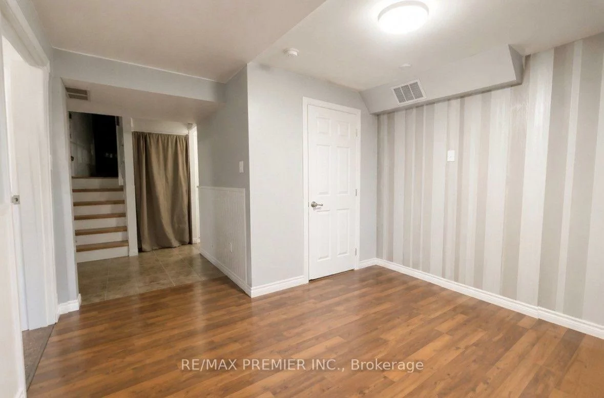 33, Albany, West Woodbridge, Vaughan