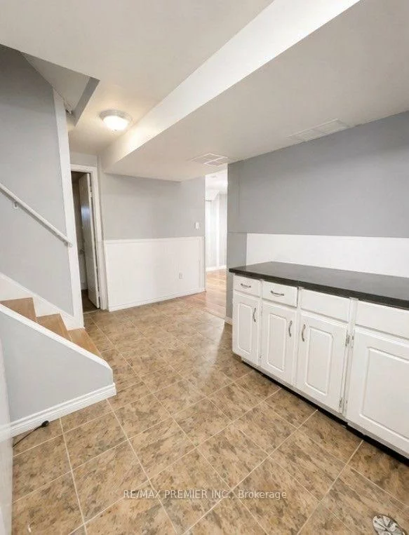 33, Albany, West Woodbridge, Vaughan