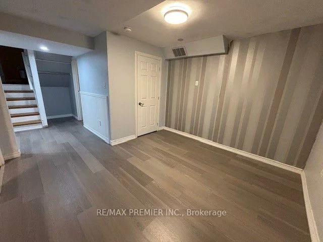 33, Albany, West Woodbridge, Vaughan