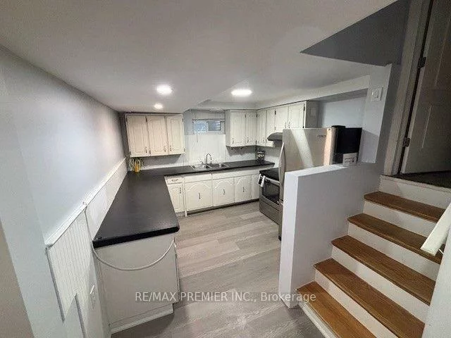 33, Albany, West Woodbridge, Vaughan