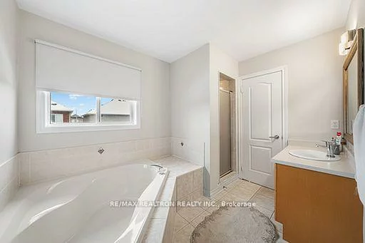 23, Tierra, Vellore Village, Vaughan
