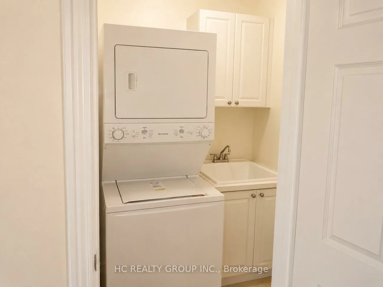 11, Sandwell, Vellore Village, Vaughan