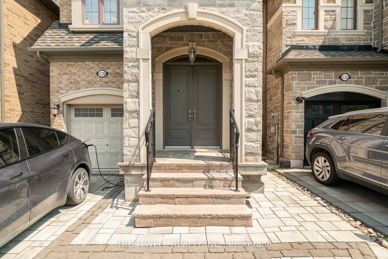 128, Hatton Garden, Vellore Village, Vaughan