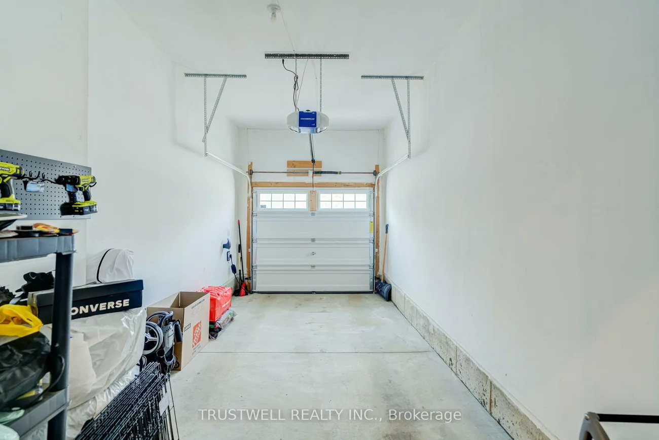 128, Hatton Garden, Vellore Village, Vaughan