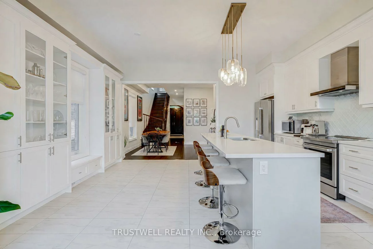 128, Hatton Garden, Vellore Village, Vaughan