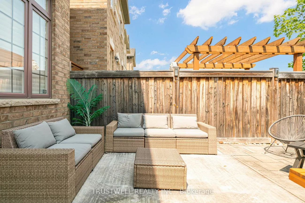 128, Hatton Garden, Vellore Village, Vaughan