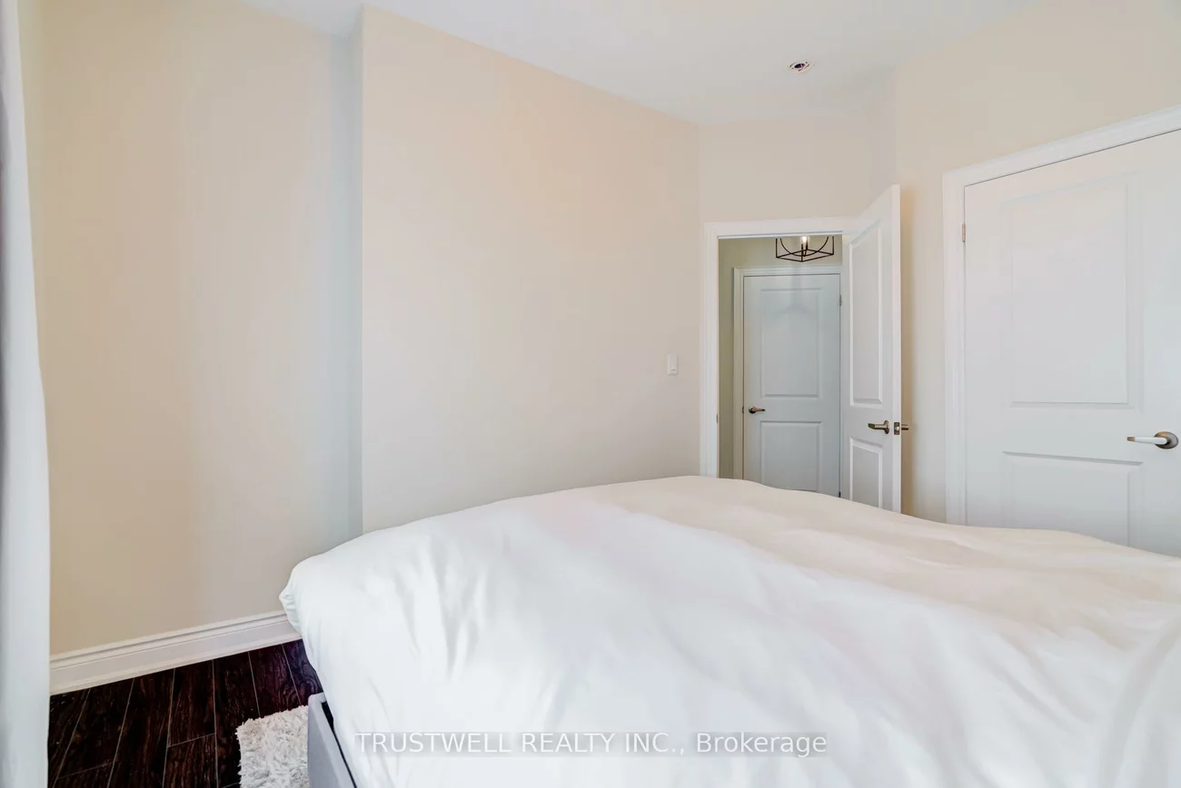 128, Hatton Garden, Vellore Village, Vaughan