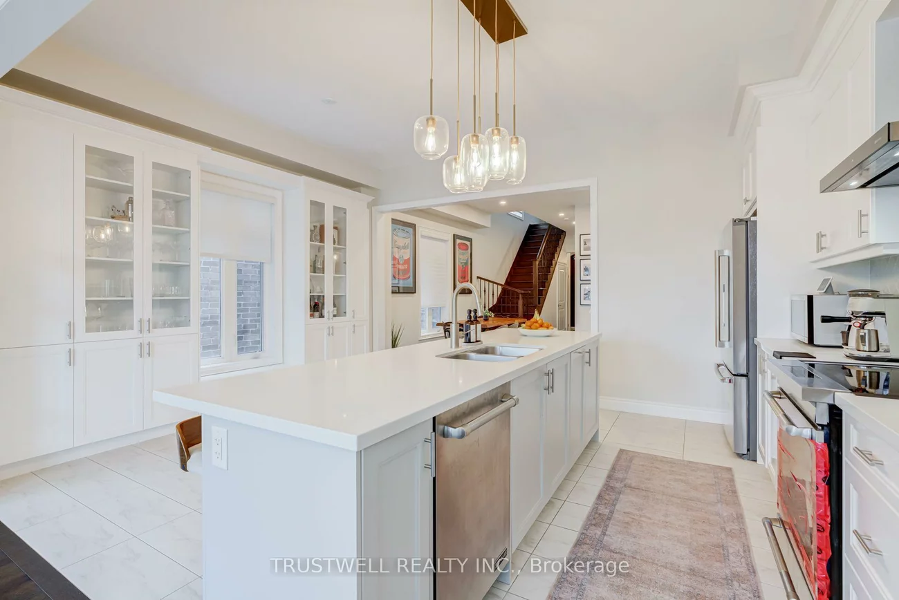 128, Hatton Garden, Vellore Village, Vaughan