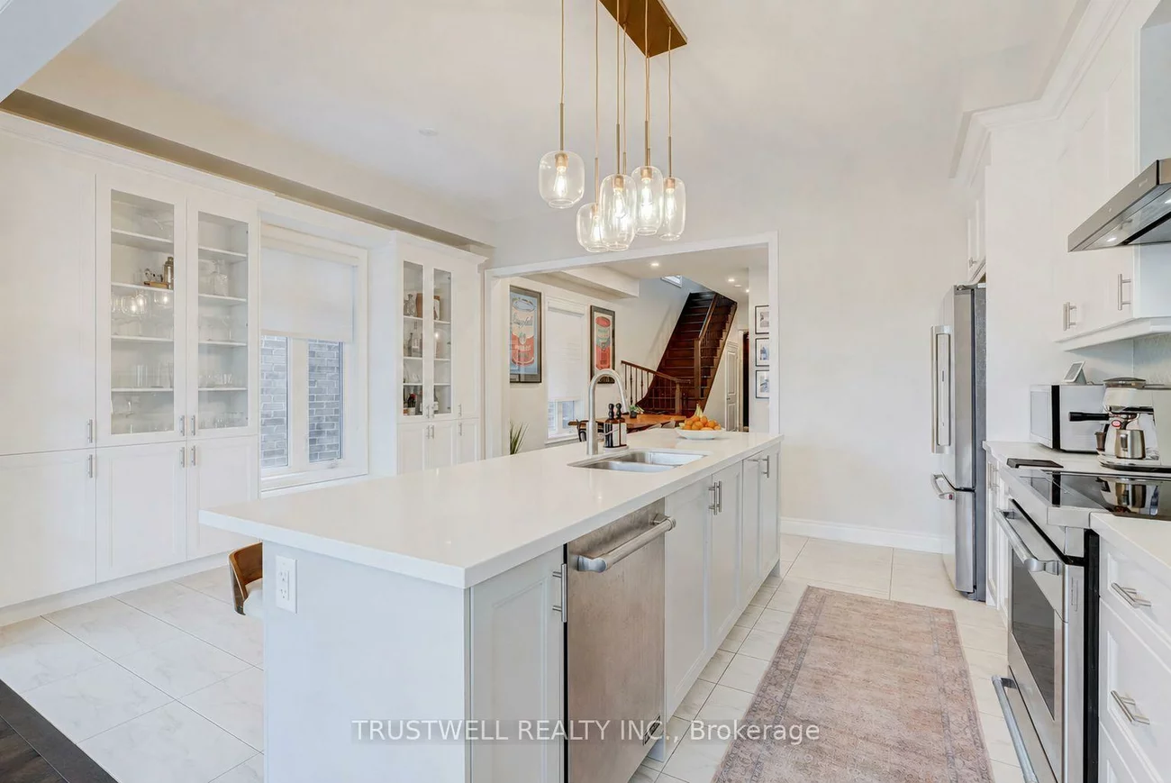 128, Hatton Garden, Vellore Village, Vaughan