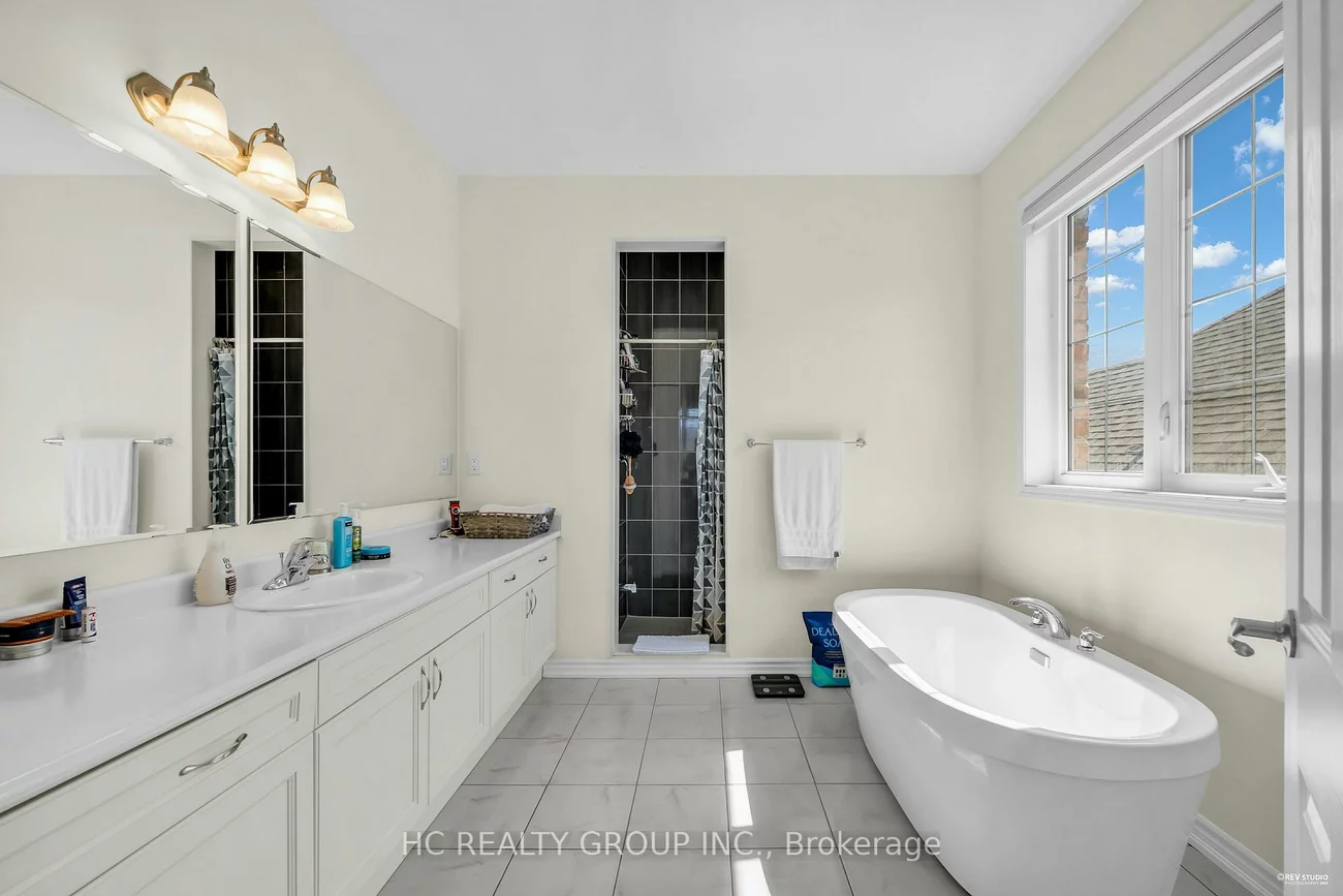 50, Faust, Kleinburg, Vaughan