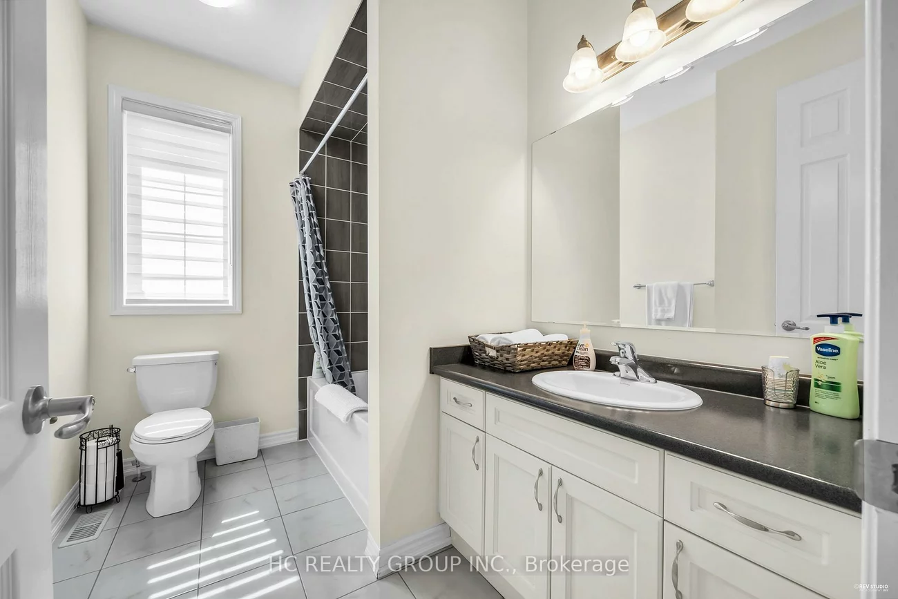 50, Faust, Kleinburg, Vaughan