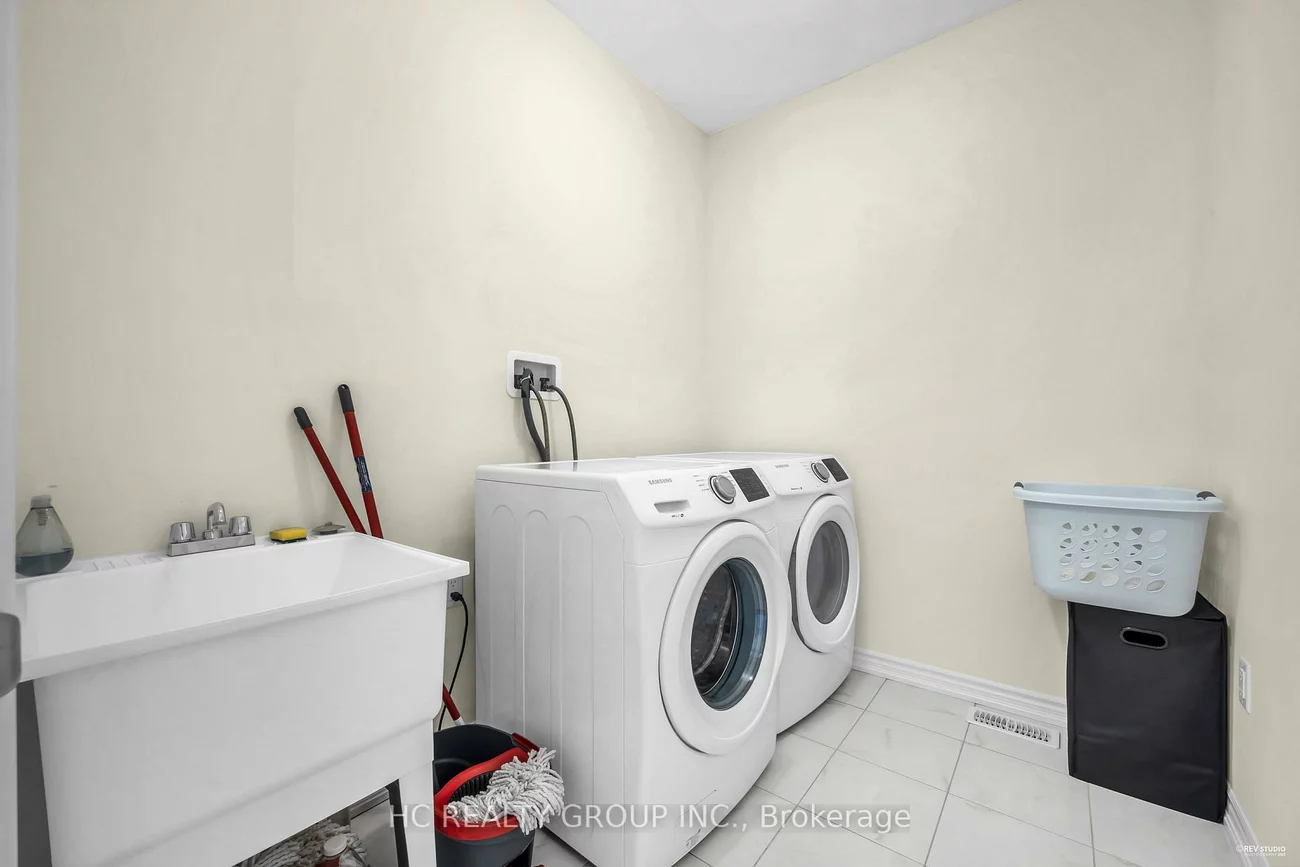 50, Faust, Kleinburg, Vaughan