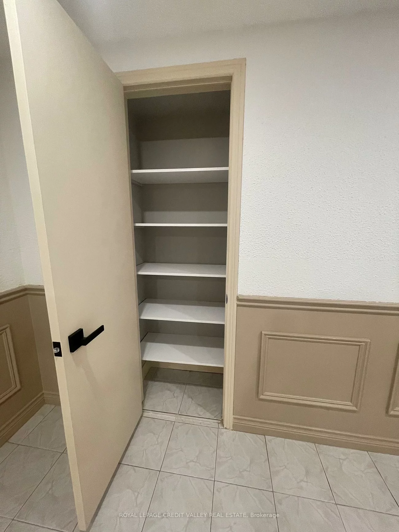 34, Jacana, West Woodbridge, Vaughan