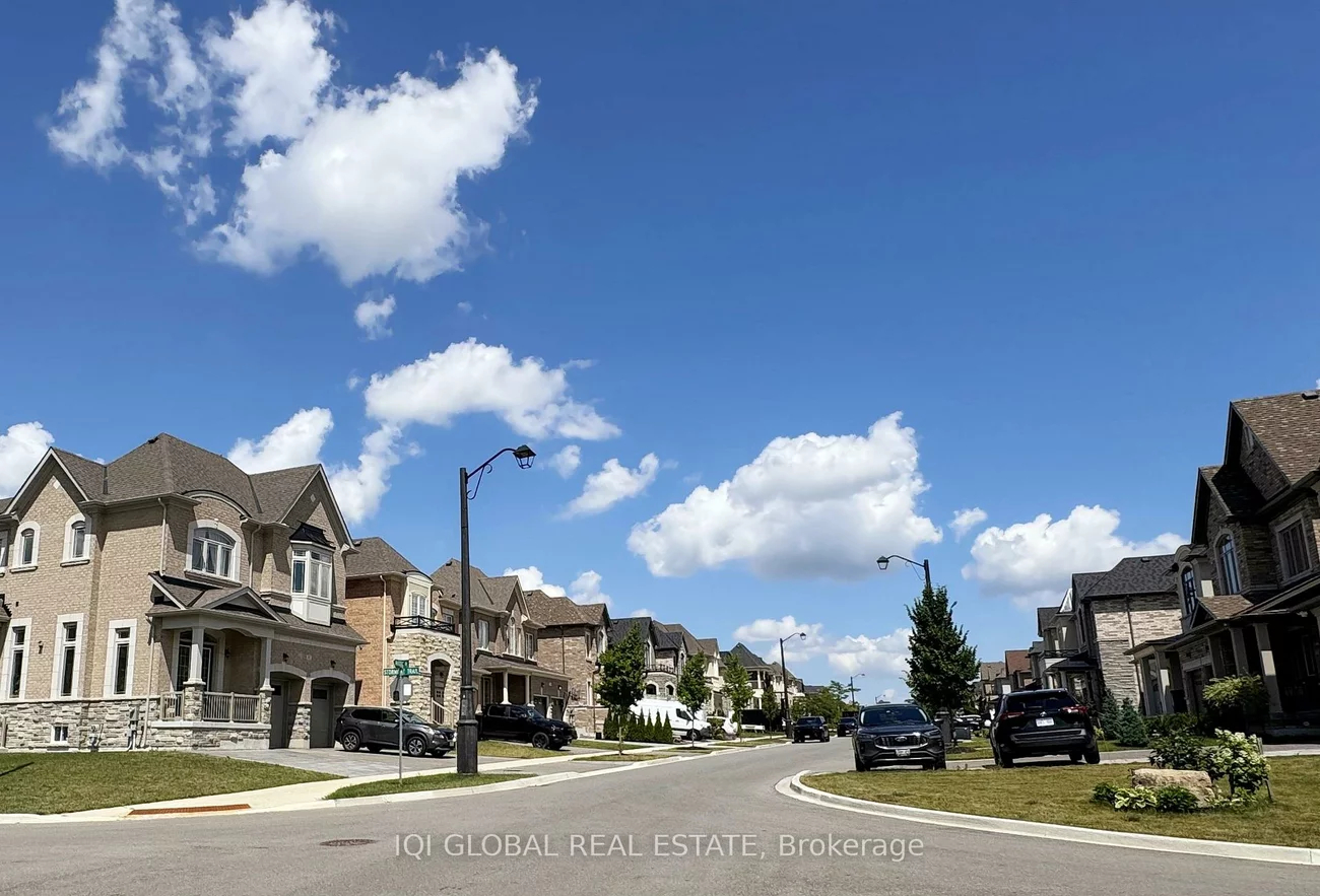 82, Madoc, Vellore Village, Vaughan