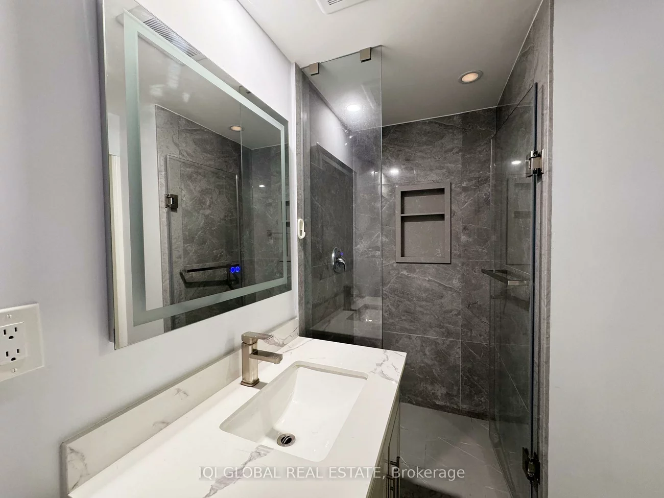 82, Madoc, Vellore Village, Vaughan