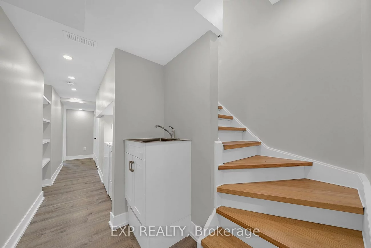 25, La Cassandra, Vellore Village, Vaughan