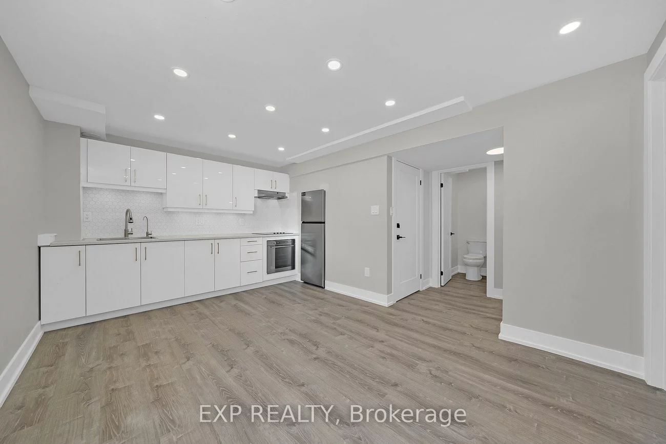 25, La Cassandra, Vellore Village, Vaughan