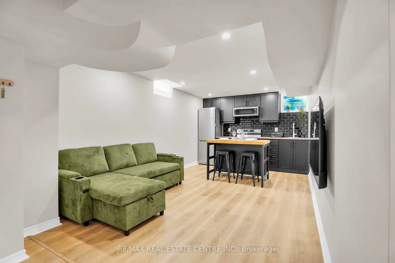 67, Ferdinand, Vellore Village, Vaughan