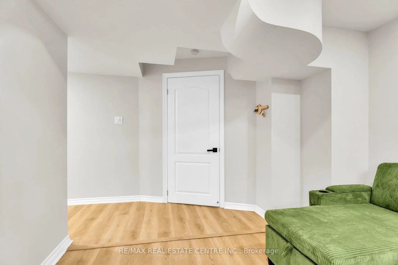 67, Ferdinand, Vellore Village, Vaughan