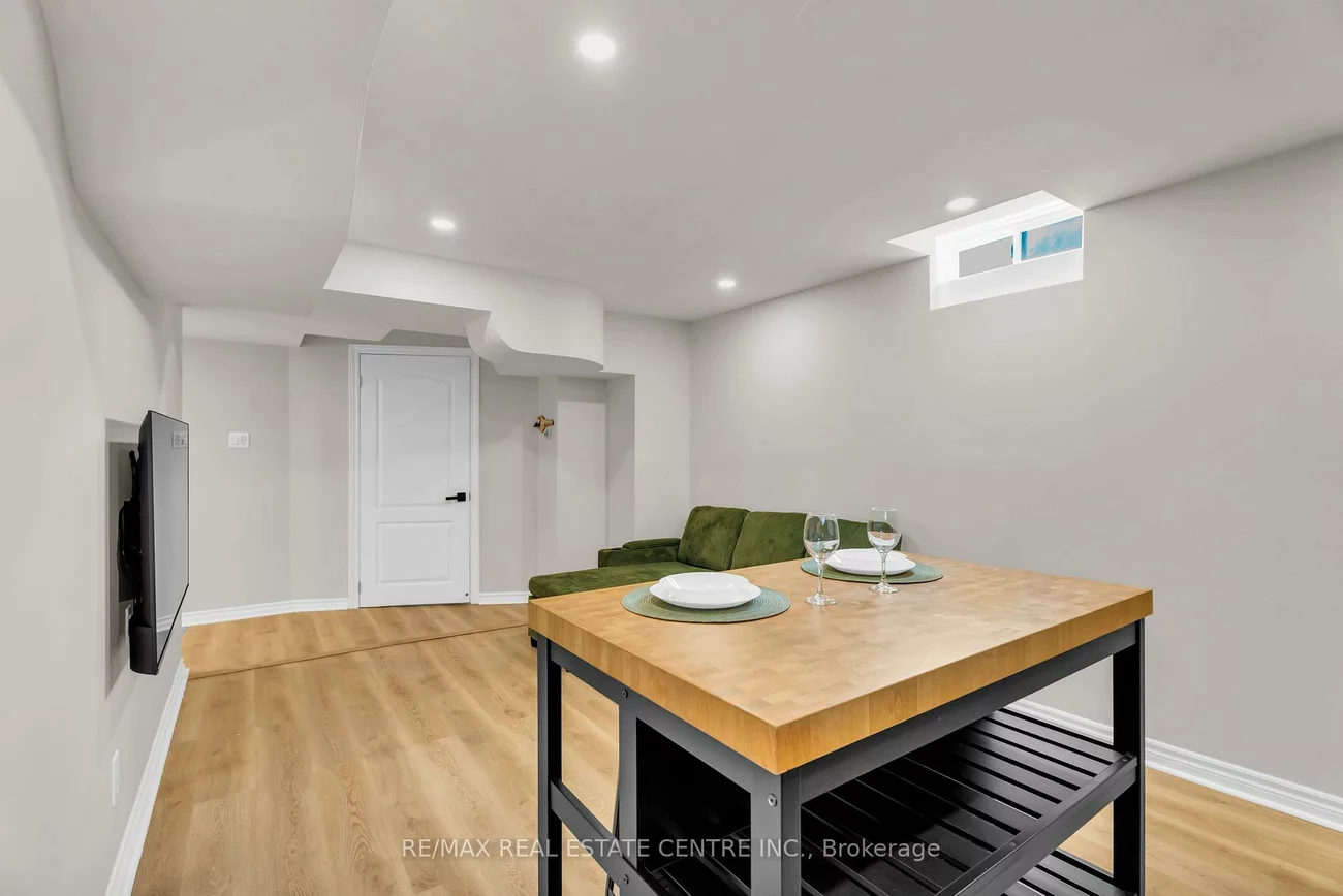 67, Ferdinand, Vellore Village, Vaughan