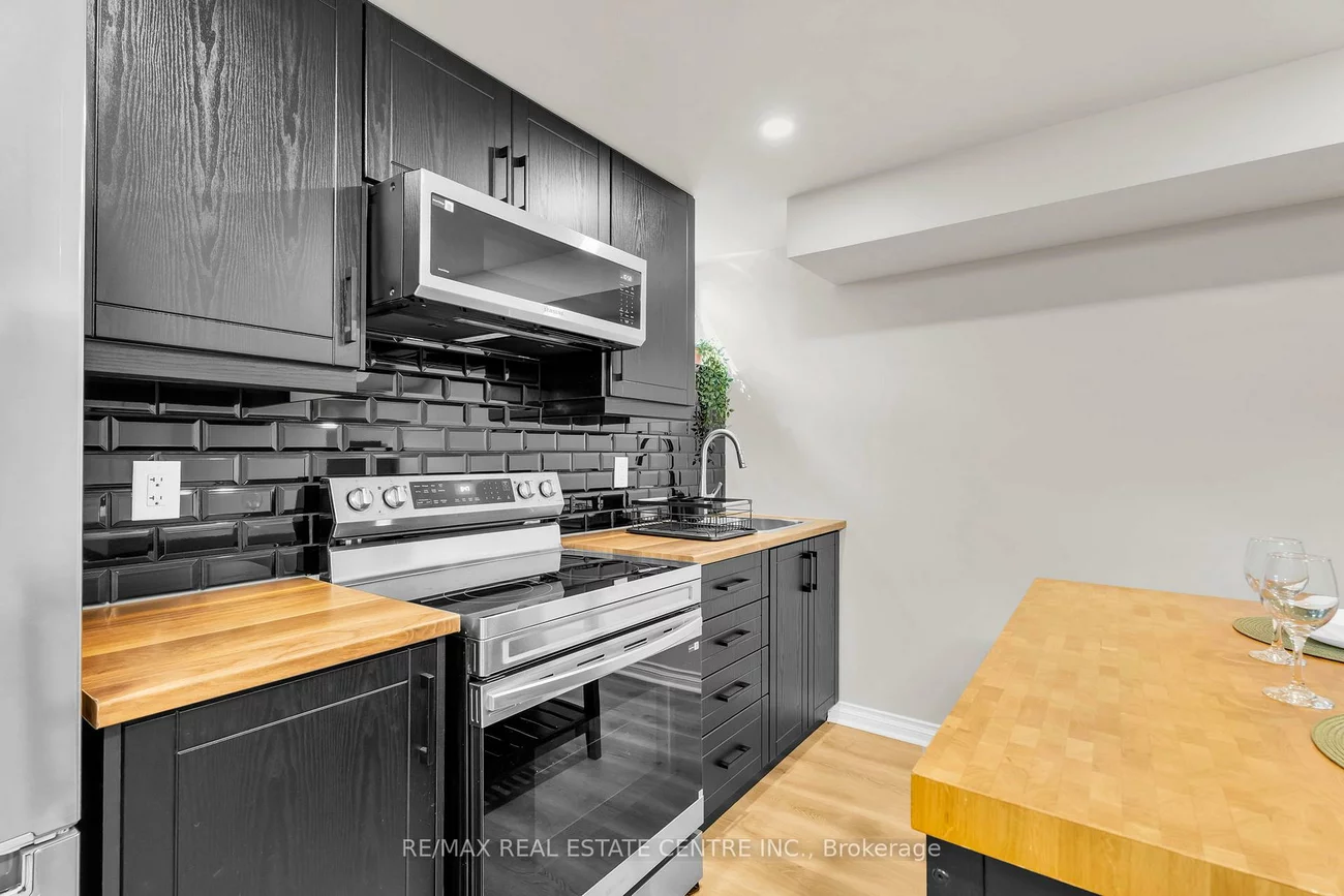 67, Ferdinand, Vellore Village, Vaughan