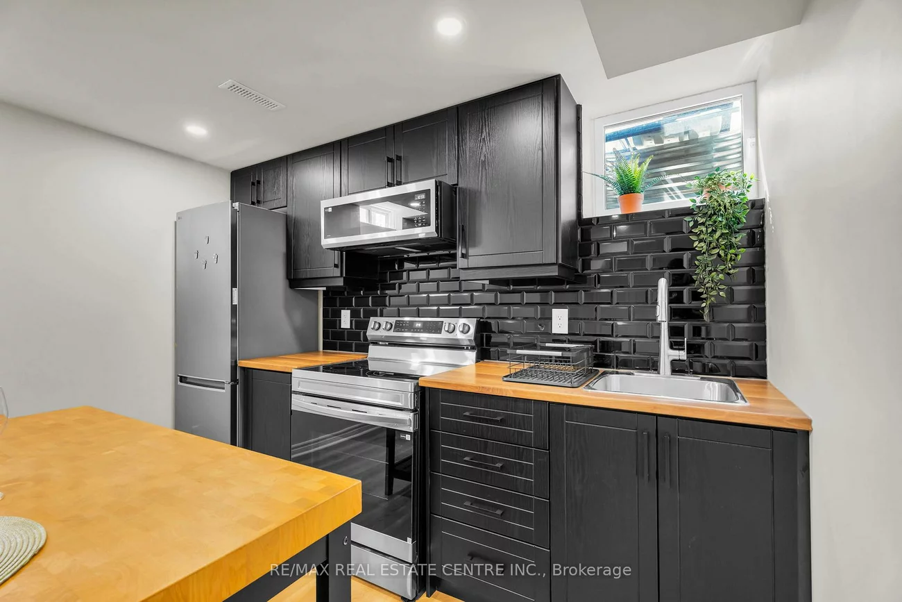67, Ferdinand, Vellore Village, Vaughan