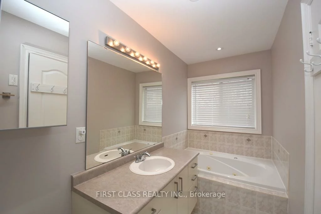 42, Village Vista, Rural Vaughan, Vaughan