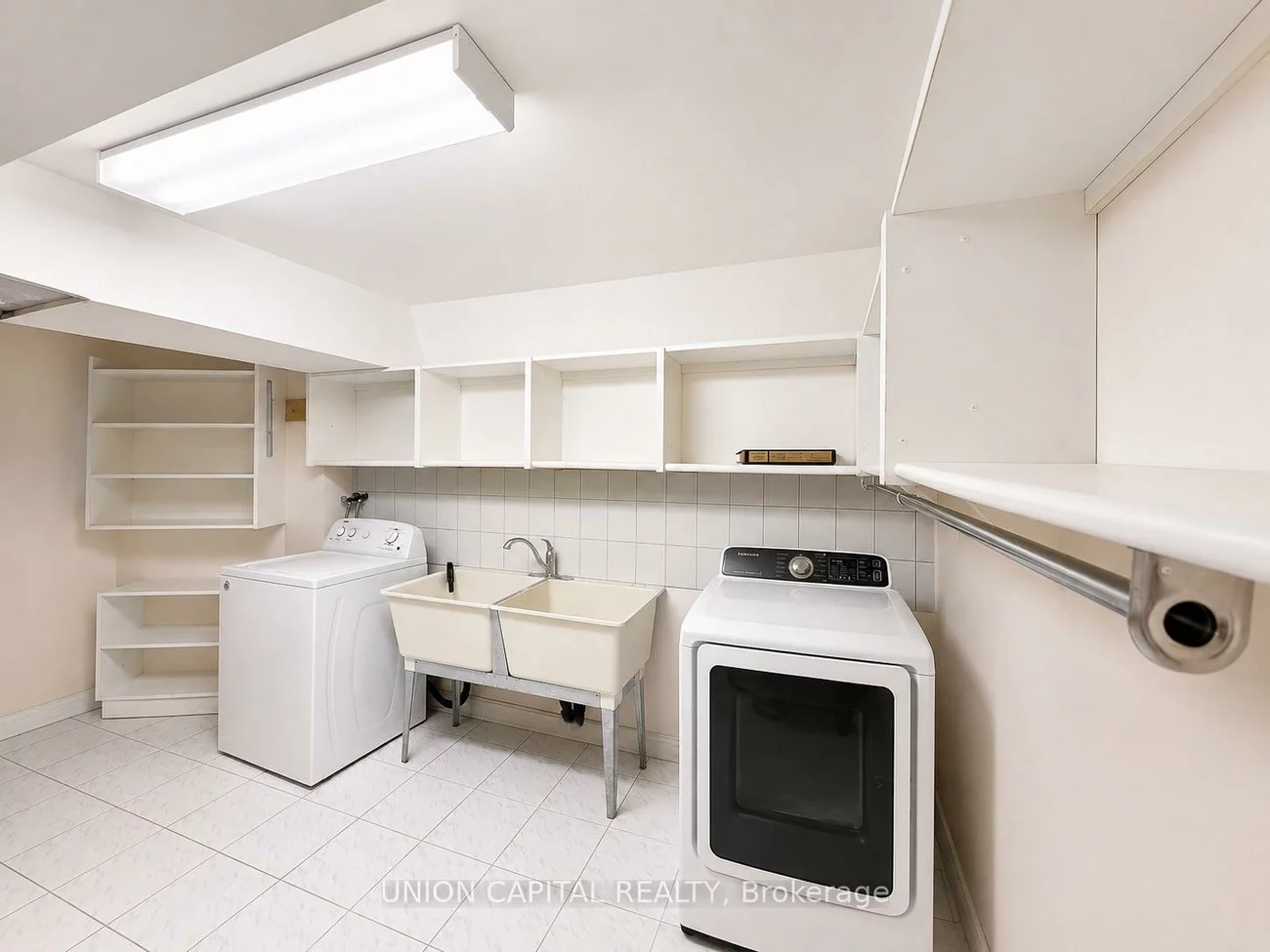 300, Belview, East Woodbridge, Vaughan