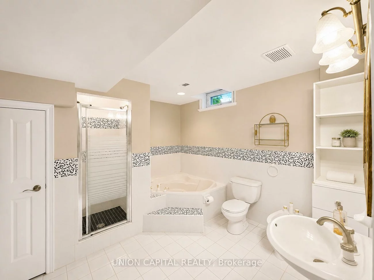 300, Belview, East Woodbridge, Vaughan