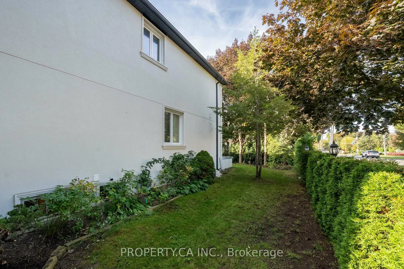 76, Concord, Beverley Glen, Vaughan